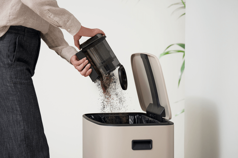 Miele Brezžični ročni sesalnik Triflex HX3 Cat & Dog Obsidian črna - slika 6