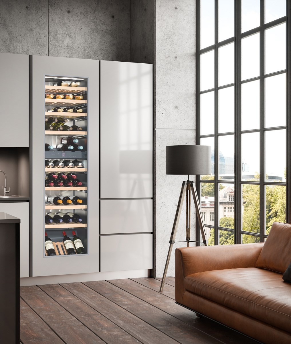 LIEBHERR VGRADNA VINSKA VITRINA EWTdf3553